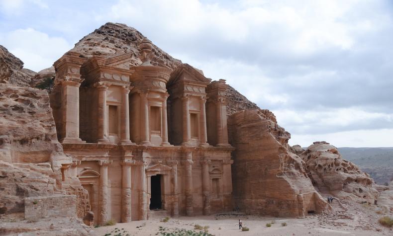 Petra, antigua capital del reino Nabateo, es el principal enclave arqueológico de Jordania. viaje lujo remoto Jordania Petra