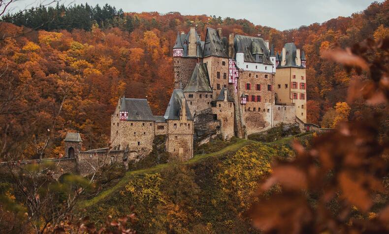 Esta región alemana se caracteriza por sus imponentes castillos medievales como este de Eltz, construido en el siglo XII. Fotos: Julia Solonina viaje renania otoño alemania