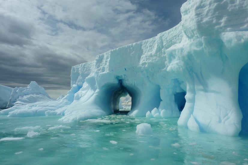 viajes lujo ártico polos glaciar iceberg
