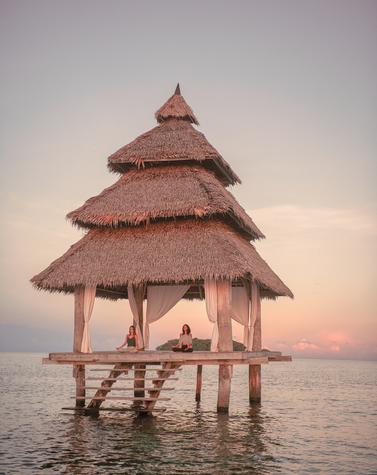 viaje lujo remoto isla romántica Siargao Filipinas nay palad yoga