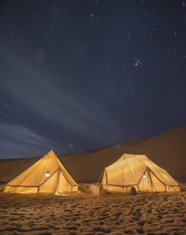 viaje lujo remoto omán noche en el desierto