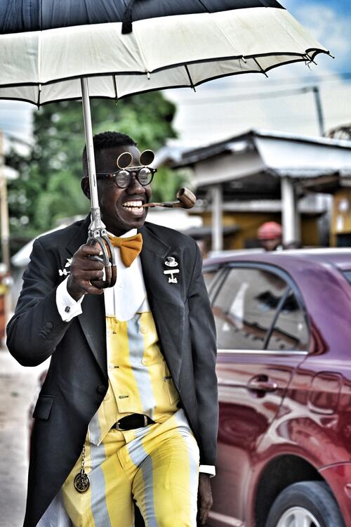 Sapeur en la ciudad de Brazzaville. Foto: Gonzalo Gimeno Sapeur en la ciudad de Brazzaville