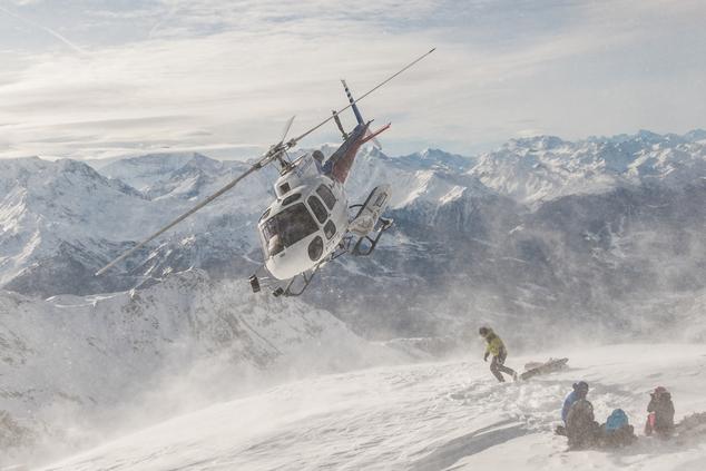 viaje lujo chalet privado alpes franceses experiencia heliesquí