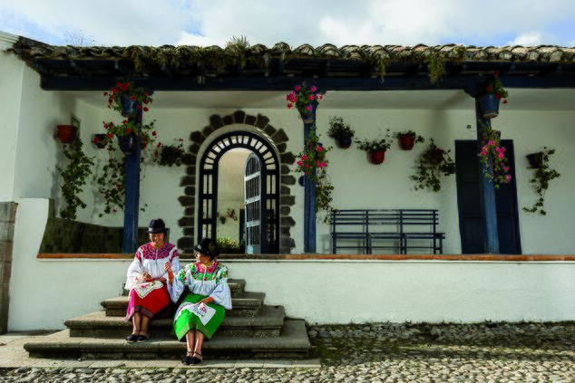 viaje lujo hacienda Zuleta artesanía ecuador