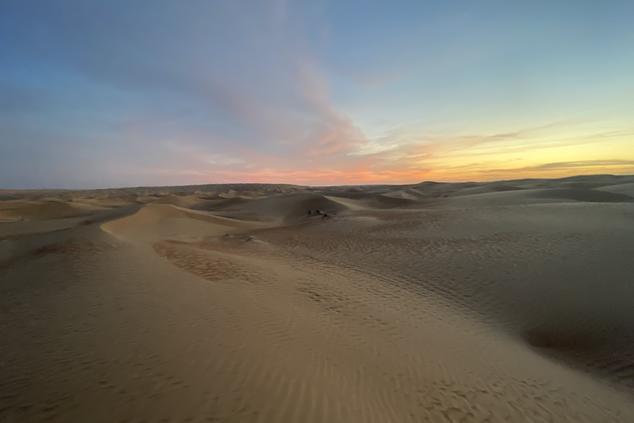 viaje lujo remoto omán campamento en el desierto