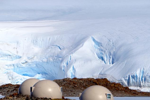 viajes lujo remoto sostenibilidad antártida polos glaciar iceberg