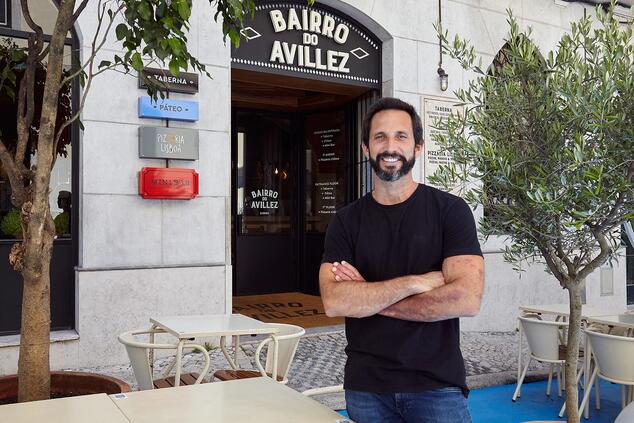El chef José Avillez frente a su restaurante "Bairro do Avillez" chef jose avillez portugal