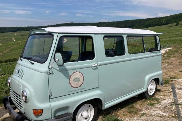 La "Estafette Alouette" es una furgoneta que se fabricó en Francia entre 1959 y 1980 estafette alouette champagne francia