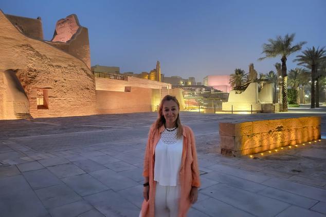 Esther Ramon durante su visita a la ciudad de Diriyah, en Arabia Saudí diriya viaje lujo arabia saudí