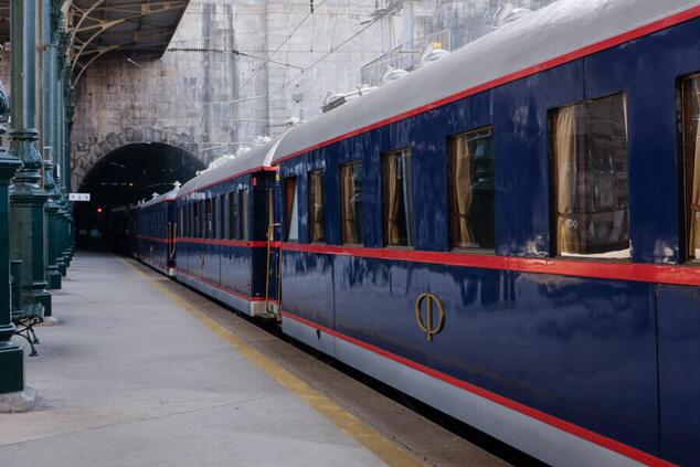 The Presidencial Train recorre durante tres días la zona de Oporto en un viaje gastronómico.