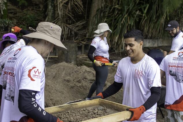 Voluntarios de la Universidad Nacional de Costa Rica.