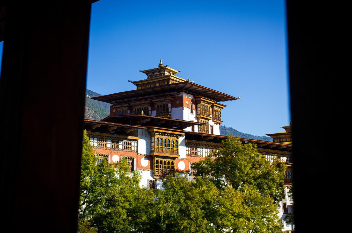 viaje lujo bután monasterio punakha dzong
