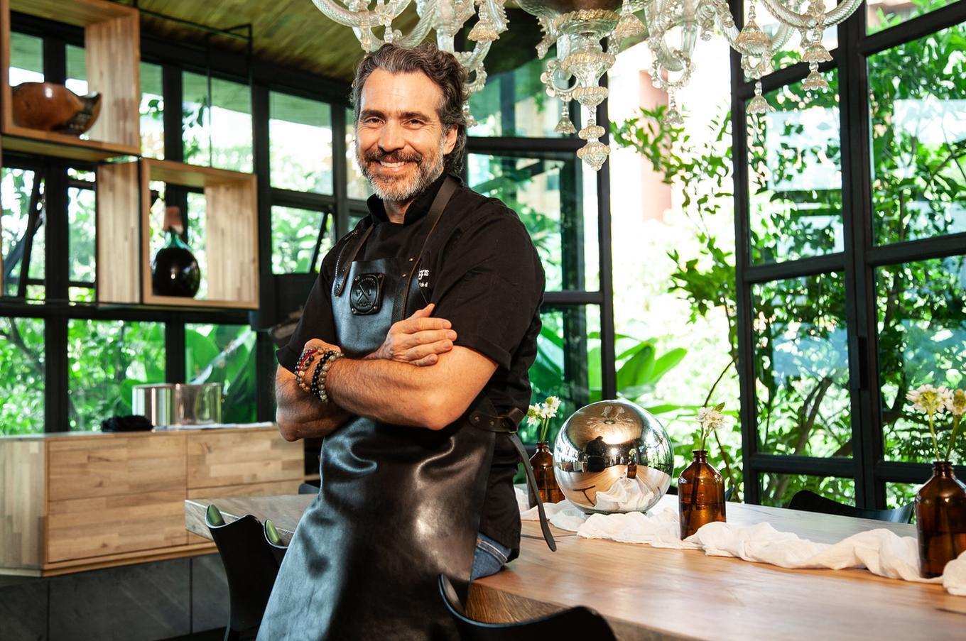 Pedro Fernández organiza cenas privadas personalizadas de hasta para 40 personas en su casa taller de Medellín experiencia chef gastronomia gourmet colombia the chef is back