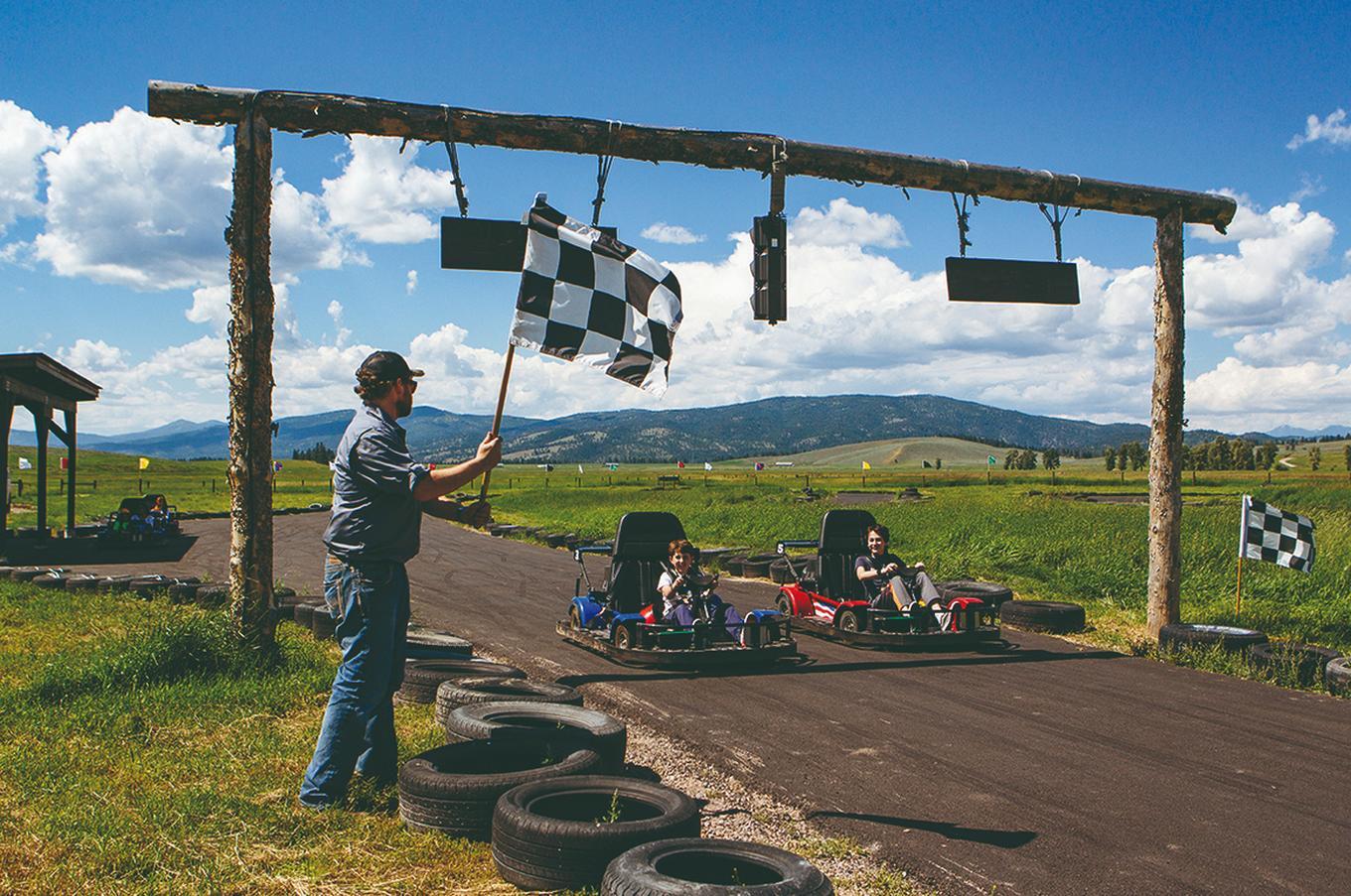 viaje lujo en familia experiencia oeste americano karts