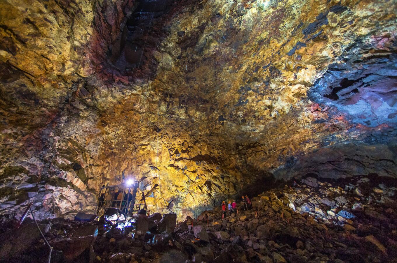 viaje lujo aventura islandia volcán