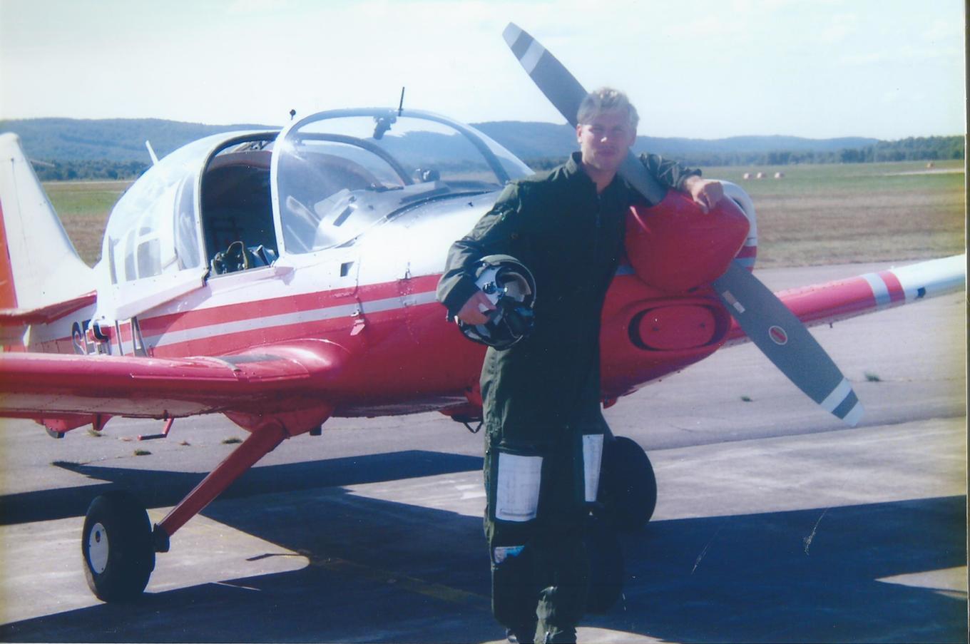 Foto del archivo personal de Carl-Oscar Lawaczeck, que muestra sus inicios en el sector de la aviación Carl-Oscar Lawaczeck piloto oceansky dirigibles