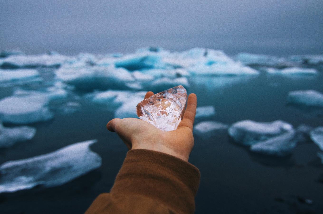 Cuánto más se derrite el glaciar más hermosa está la laguna, una triste realidad. Foto de Jonas Denil.